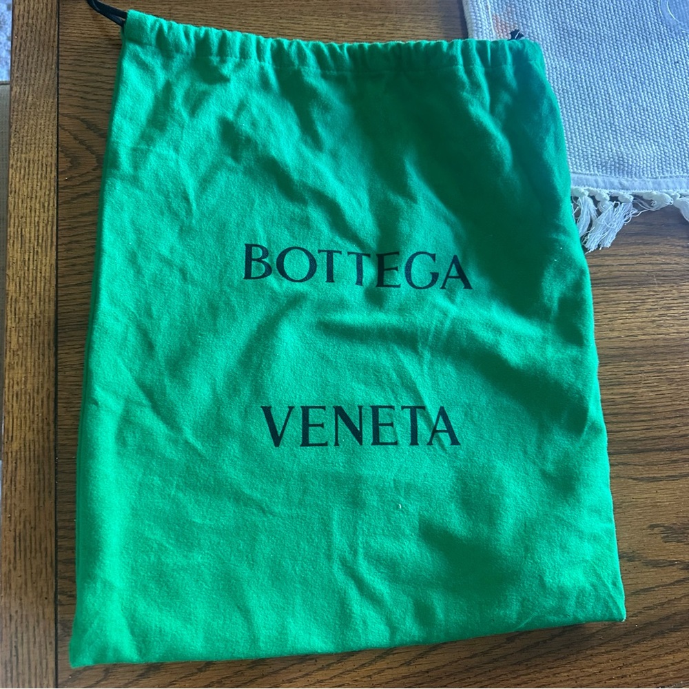 Botegga Black Leather Pouch Bag with Gold Chain - Picture 10 of 10